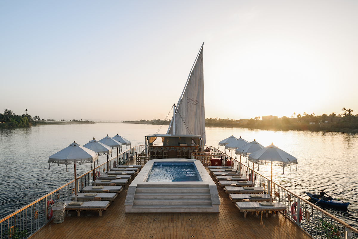 Lower Sundeck